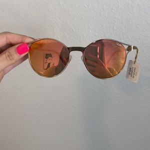Quay “here we are” sunglasses